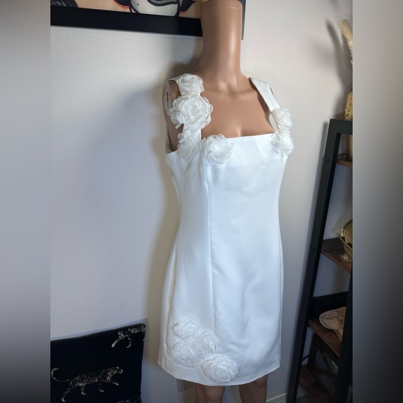 Elliatt Trompe Dress in ivory white mini flower wedding bridal bachelorette - Picture 6 of 13